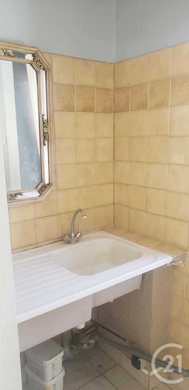 Afficher la photo en grand commerce à louer - 35.0 m2 - JUILLY - 77 - ILE-DE-FRANCE - Century 21 Gp Immobilier
