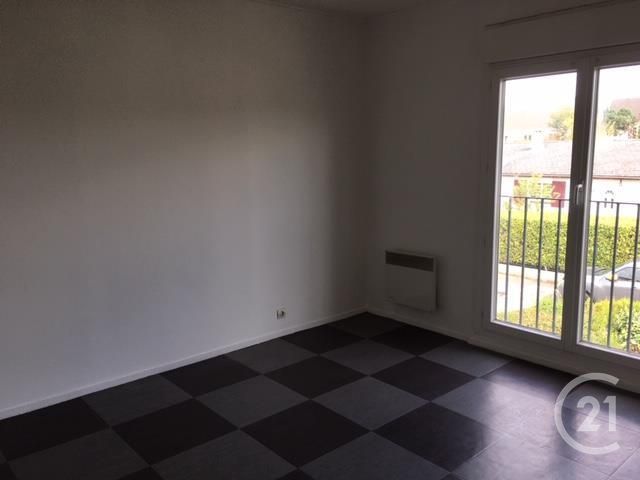 Studio à louer - 1 pièce - 26.05 m2 - OTHIS - 77 - ILE-DE-FRANCE - Century 21 Gp Immobilier
