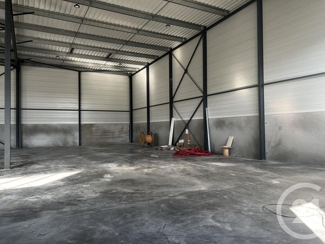 Afficher la photo en grand entreprise à louer - 2422.0 m2 - LE MESNIL AMELOT - 77 - ILE-DE-FRANCE - Century 21 Gp Immobilier