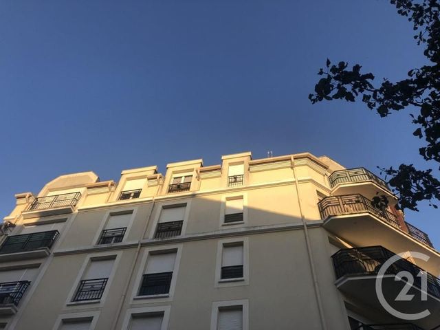Appartement F2 à louer - 2 pièces - 35.4 m2 - MEAUX - 77 - ILE-DE-FRANCE - Century 21 Gp Immobilier