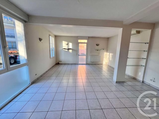 Afficher la photo en grand Appartement F3 à vendre - 3 pièces - 74.13 m2 - DAMMARTIN EN GOELE - 77 - ILE-DE-FRANCE - Century 21 Gp Immobilier