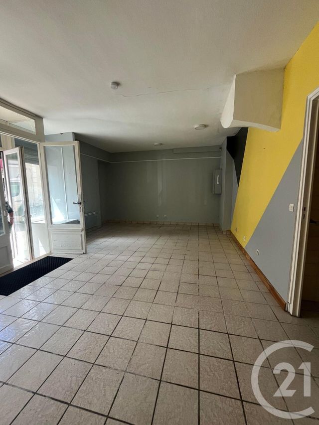 Appartement Local à louer - 1 pièce - 35.0 m2 - JUILLY - 77 - ILE-DE-FRANCE - Century 21 Gp Immobilier