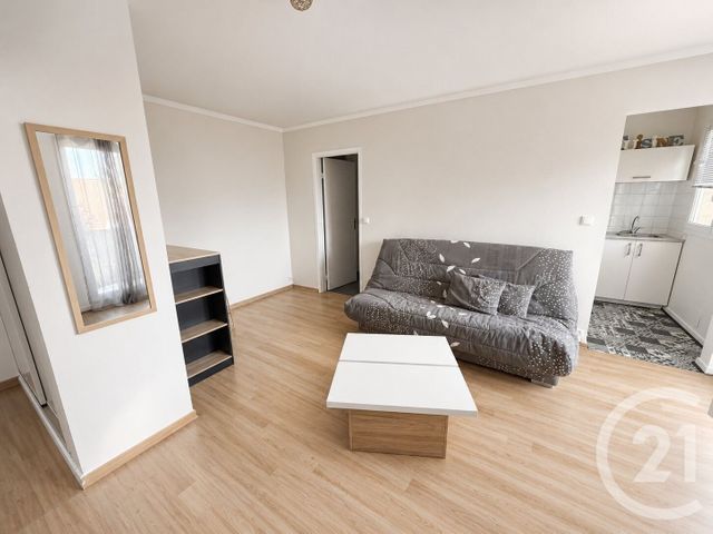 Appartement Studio à vendre - 1 pièce - 28.0 m2 - LE PLESSIS BELLEVILLE - 60 - PICARDIE - Century 21 Gp Immobilier