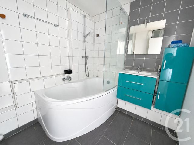 Appartement Studio à vendre - 1 pièce - 28.0 m2 - LE PLESSIS BELLEVILLE - 60 - PICARDIE - Century 21 Gp Immobilier