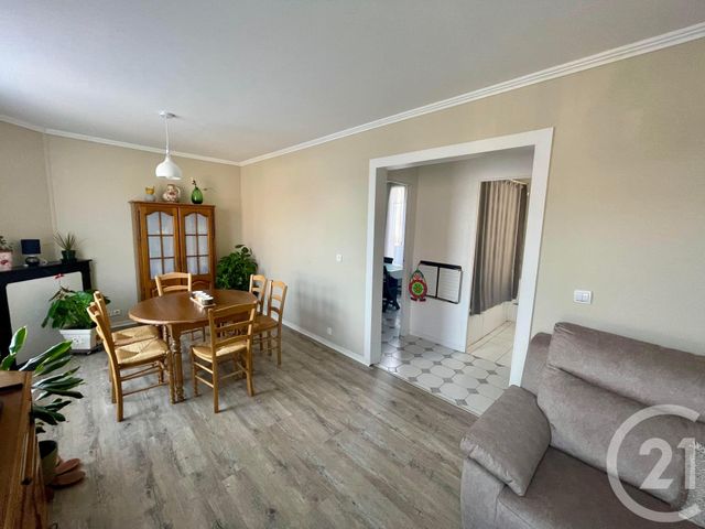 Appartement F3 à vendre - 3 pièces - 70.0 m2 - CLAYE SOUILLY - 77 - ILE-DE-FRANCE - Century 21 Gp Immobilier