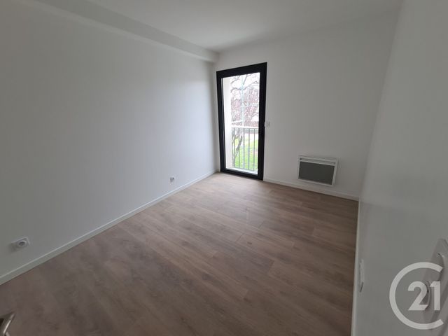Afficher la photo en grand Appartement F2 à louer - 2 pièces - 45.95 m2 - CLAYE SOUILLY - 77 - ILE-DE-FRANCE - Century 21 Gp Immobilier