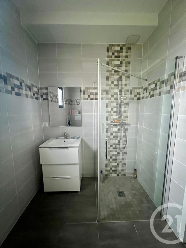 Appartement F3 à louer - 3 pièces - 59.0 m2 - ST MESMES - 77 - ILE-DE-FRANCE - Century 21 Gp Immobilier