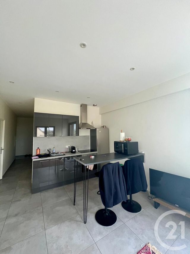 Appartement F3 à louer - 3 pièces - 59.0 m2 - ST MESMES - 77 - ILE-DE-FRANCE - Century 21 Gp Immobilier