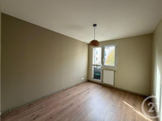 Appartement F2 à louer - 2 pièces - 50.2 m2 - LE PLESSIS BELLEVILLE - 60 - PICARDIE - Century 21 Gp Immobilier