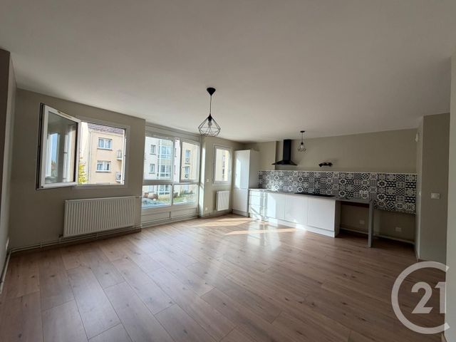 Appartement F2 à louer - 2 pièces - 50.2 m2 - LE PLESSIS BELLEVILLE - 60 - PICARDIE - Century 21 Gp Immobilier