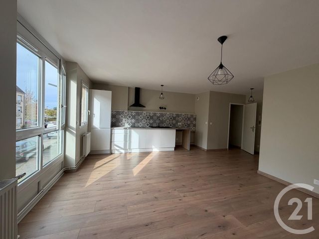 Appartement F2 à louer - 2 pièces - 50.2 m2 - LE PLESSIS BELLEVILLE - 60 - PICARDIE - Century 21 Gp Immobilier