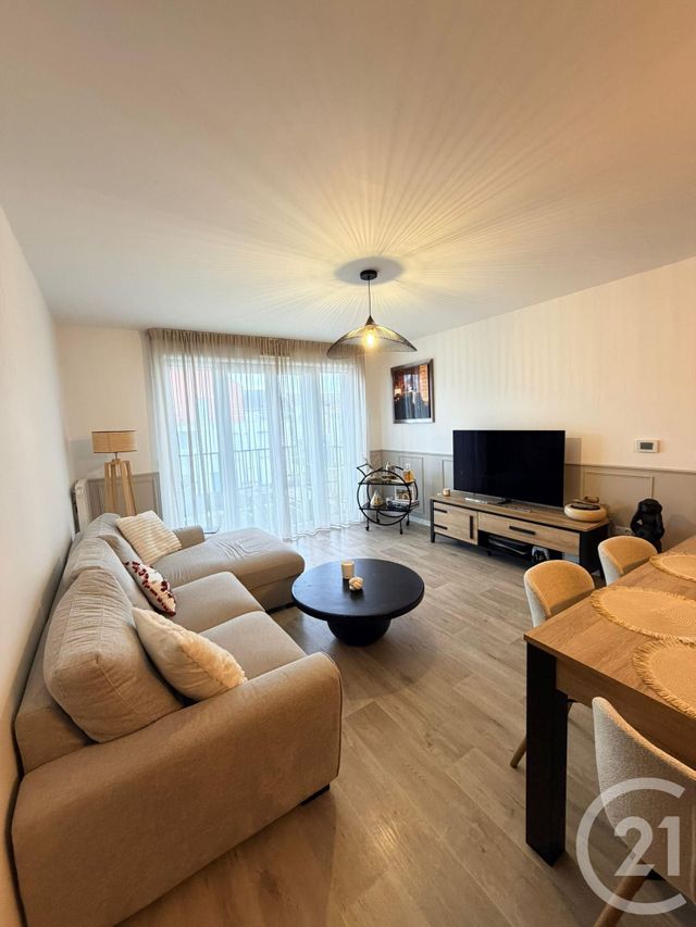 Appartement F4 à vendre - 4 pièces - 80.43 m2 - MOUSSY LE VIEUX - 77 - ILE-DE-FRANCE - Century 21 Gp Immobilier