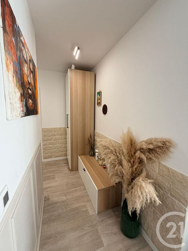 Appartement F4 à vendre - 4 pièces - 80.43 m2 - MOUSSY LE VIEUX - 77 - ILE-DE-FRANCE - Century 21 Gp Immobilier