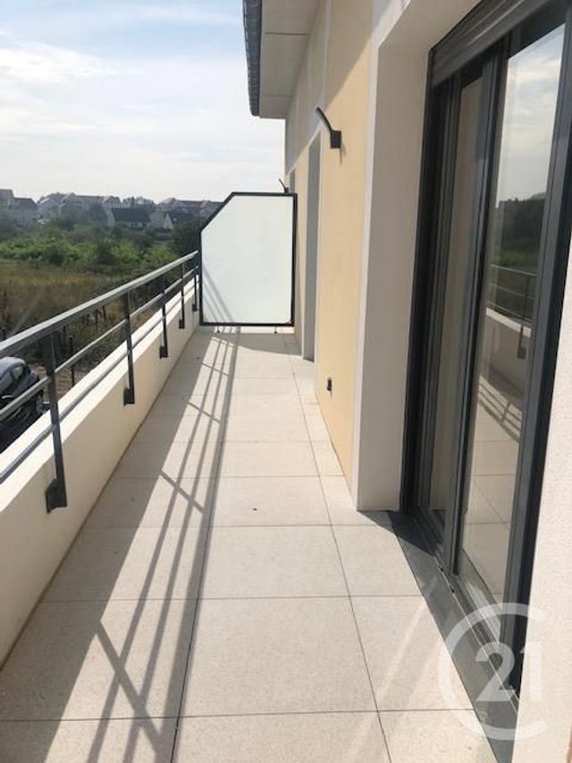 Appartement F2 à louer - 2 pièces - 46.95 m2 - LONGPERRIER - 77 - ILE-DE-FRANCE - Century 21 Gp Immobilier