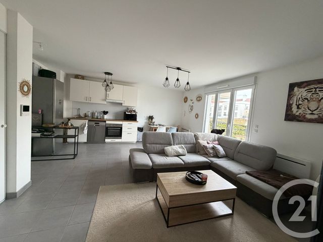 Appartement F2 à louer - 2 pièces - 46.95 m2 - LONGPERRIER - 77 - ILE-DE-FRANCE - Century 21 Gp Immobilier