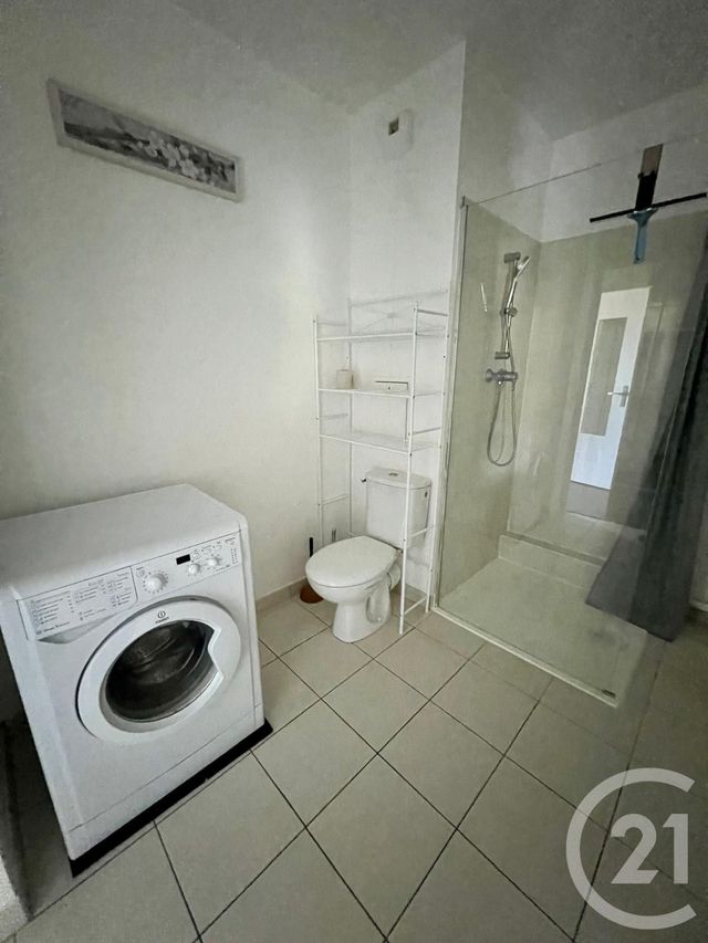 Appartement F2 à louer - 2 pièces - 40.7 m2 - VILLENOY - 77 - ILE-DE-FRANCE - Century 21 Gp Immobilier