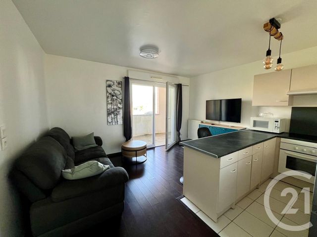 Appartement F2 à louer - 2 pièces - 40.7 m2 - VILLENOY - 77 - ILE-DE-FRANCE - Century 21 Gp Immobilier