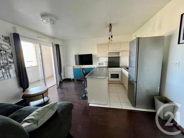 Appartement F2 à louer - 2 pièces - 40.7 m2 - VILLENOY - 77 - ILE-DE-FRANCE - Century 21 Gp Immobilier