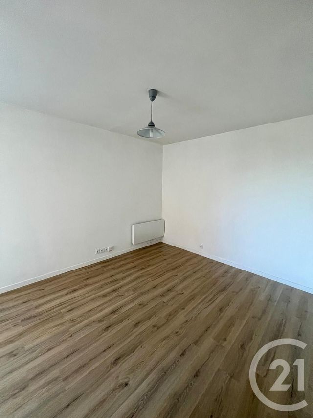 Appartement Studio à louer - 1 pièce - 27.94 m2 - DAMMARTIN EN GOELE - 77 - ILE-DE-FRANCE - Century 21 Gp Immobilier