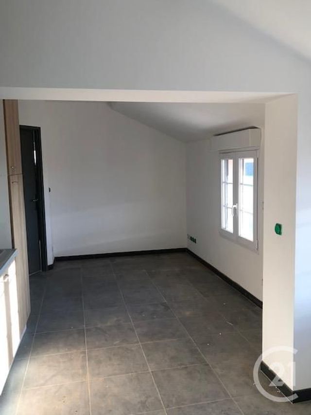 Appartement F2 à louer - 2 pièces - 26.8 m2 - LONGPERRIER - 77 - ILE-DE-FRANCE - Century 21 Gp Immobilier