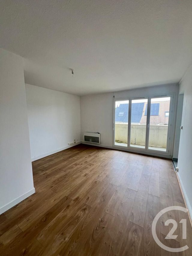 Appartement Studio à louer - 1 pièce - 28.45 m2 - LE PLESSIS BELLEVILLE - 60 - PICARDIE - Century 21 Gp Immobilier