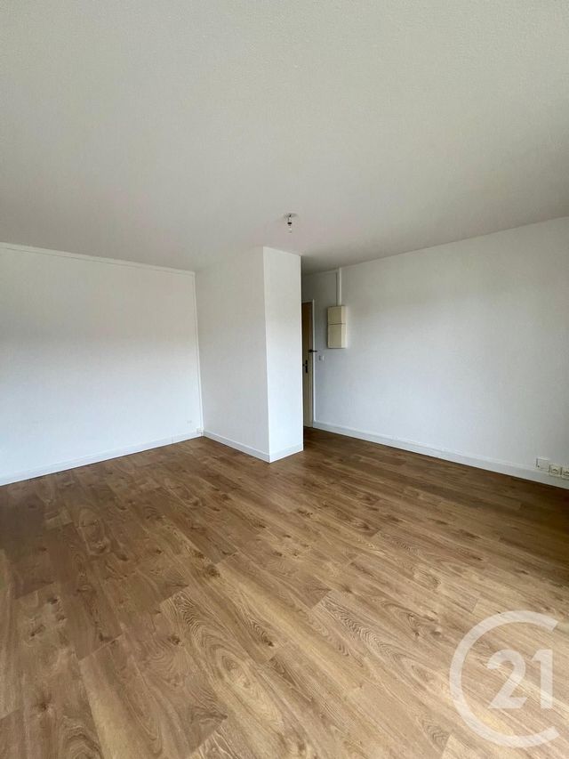 Appartement Studio à louer - 1 pièce - 28.45 m2 - LE PLESSIS BELLEVILLE - 60 - PICARDIE - Century 21 Gp Immobilier