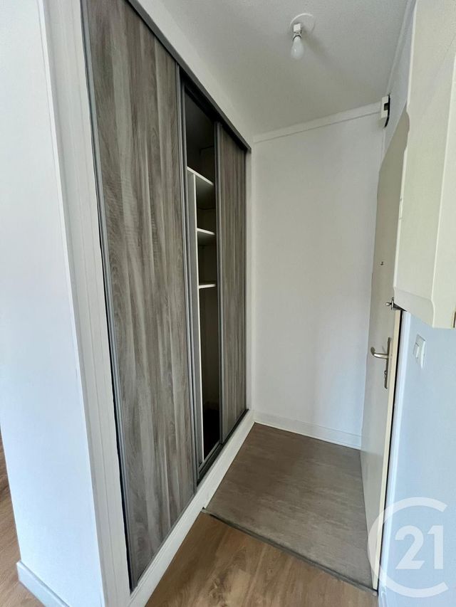Appartement Studio à louer - 1 pièce - 28.45 m2 - LE PLESSIS BELLEVILLE - 60 - PICARDIE - Century 21 Gp Immobilier