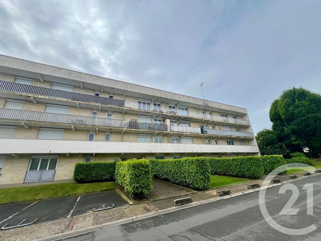 Appartement Studio à louer - 1 pièce - 28.45 m2 - LE PLESSIS BELLEVILLE - 60 - PICARDIE - Century 21 Gp Immobilier