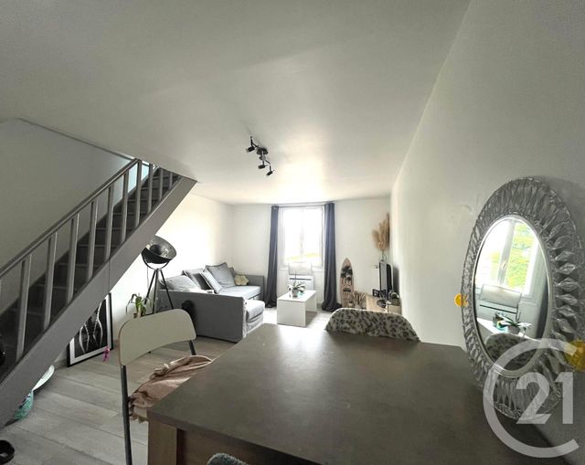 Appartement Duplex à louer - 2 pièces - 40.64 m2 - ST MARD - 77 - ILE-DE-FRANCE - Century 21 Gp Immobilier