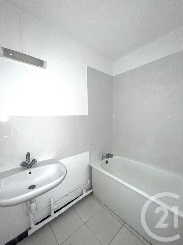 Appartement Studio à louer - 1 pièce - 28.61 m2 - LE PLESSIS BELLEVILLE - 60 - PICARDIE - Century 21 Gp Immobilier