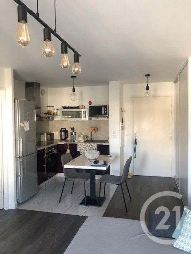 Appartement F2 à vendre - 2 pièces - 41.2 m2 - MEAUX - 77 - ILE-DE-FRANCE - Century 21 Gp Immobilier
