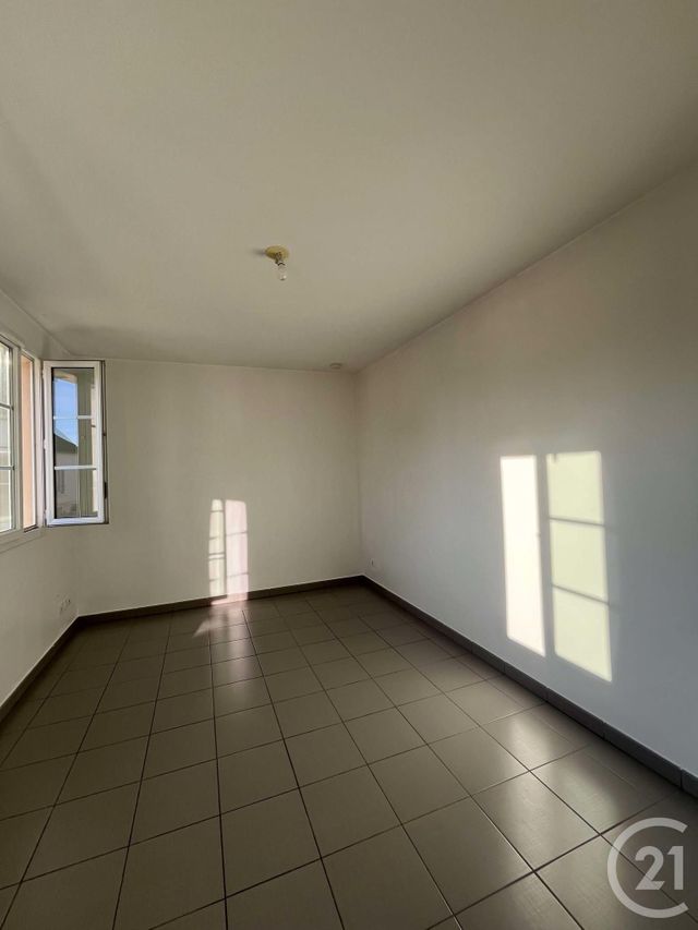 Appartement F1 à louer - 1 pièce - 29.37 m2 - NANTEUIL LE HAUDOUIN - 60 - PICARDIE - Century 21 Gp Immobilier