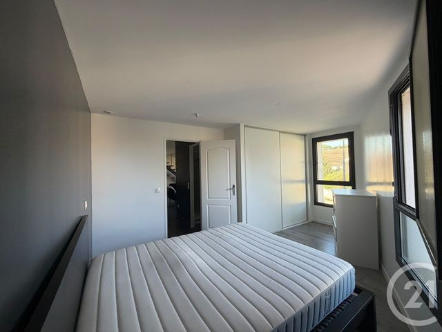 Appartement Duplex à louer - 3 pièces - 54.47 m2 - MESSY - 77 - ILE-DE-FRANCE - Century 21 Gp Immobilier